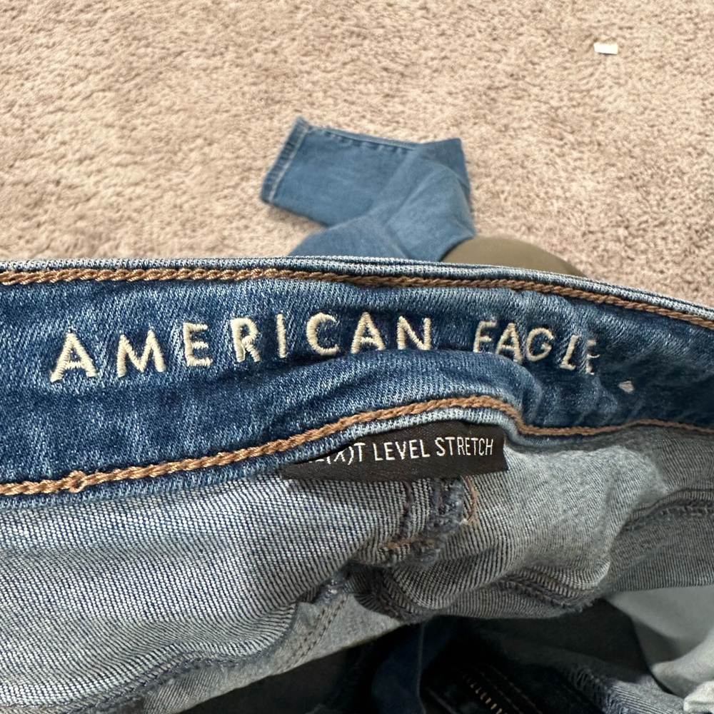 Distressed skinny jeans
